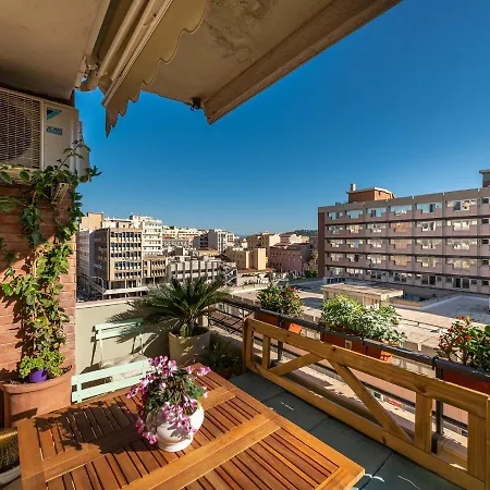 Chic House: Stylish And 卡利亚里