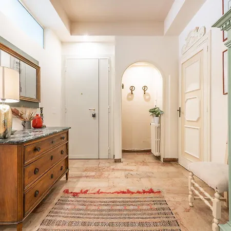 Apartment Chic House: Stylish And *
